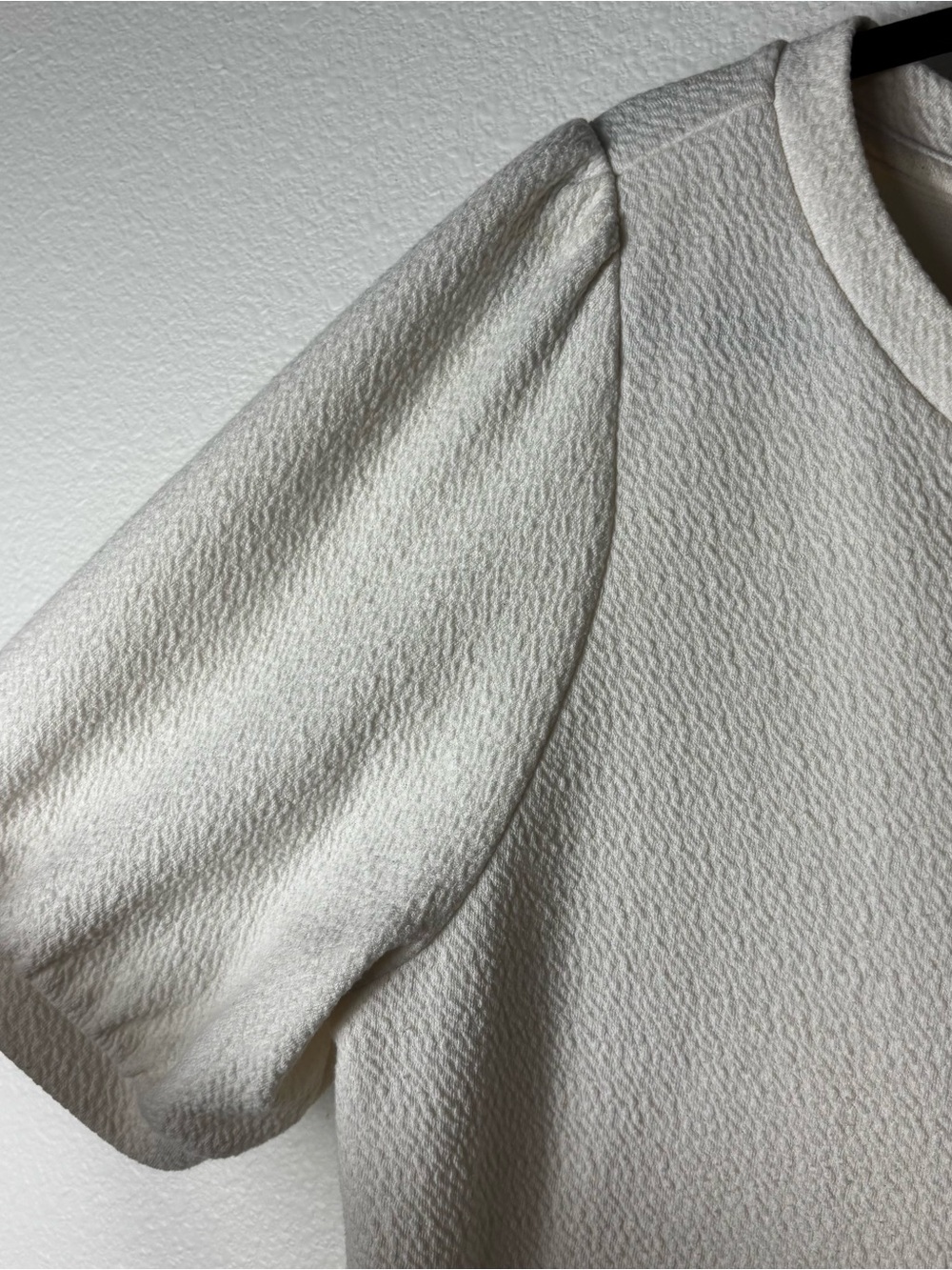 LOFT Large Ivory Textured Knit Puff Sleeve Top Keyhole Back Blouse - Picture 5 of 6